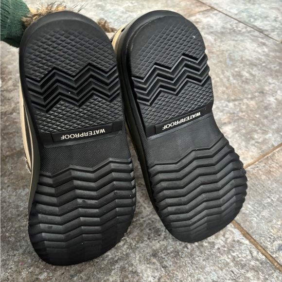 Sorel woman’s winter boots - size 6 - Picture 5 of 6